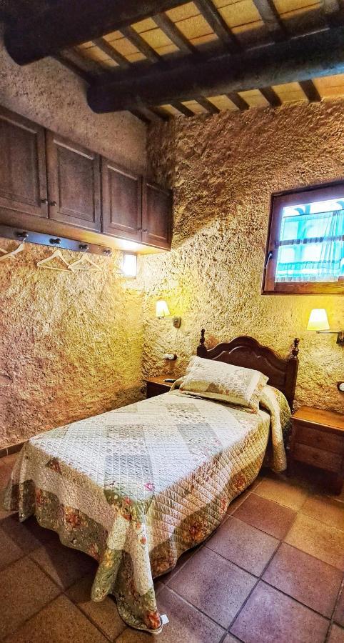 Masia Can Felip B&B Llinars del Valles ภายนอก รูปภาพ