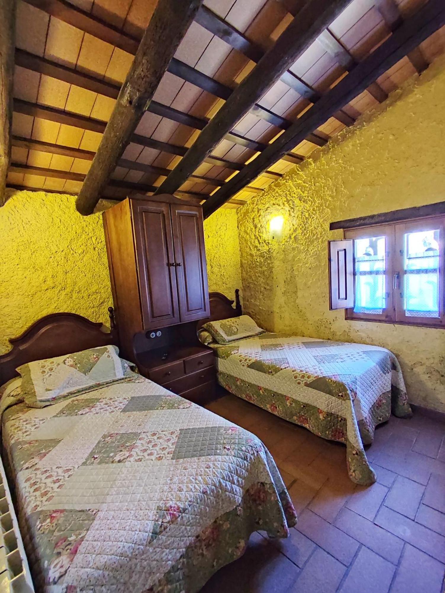 Masia Can Felip B&B Llinars del Valles ภายนอก รูปภาพ