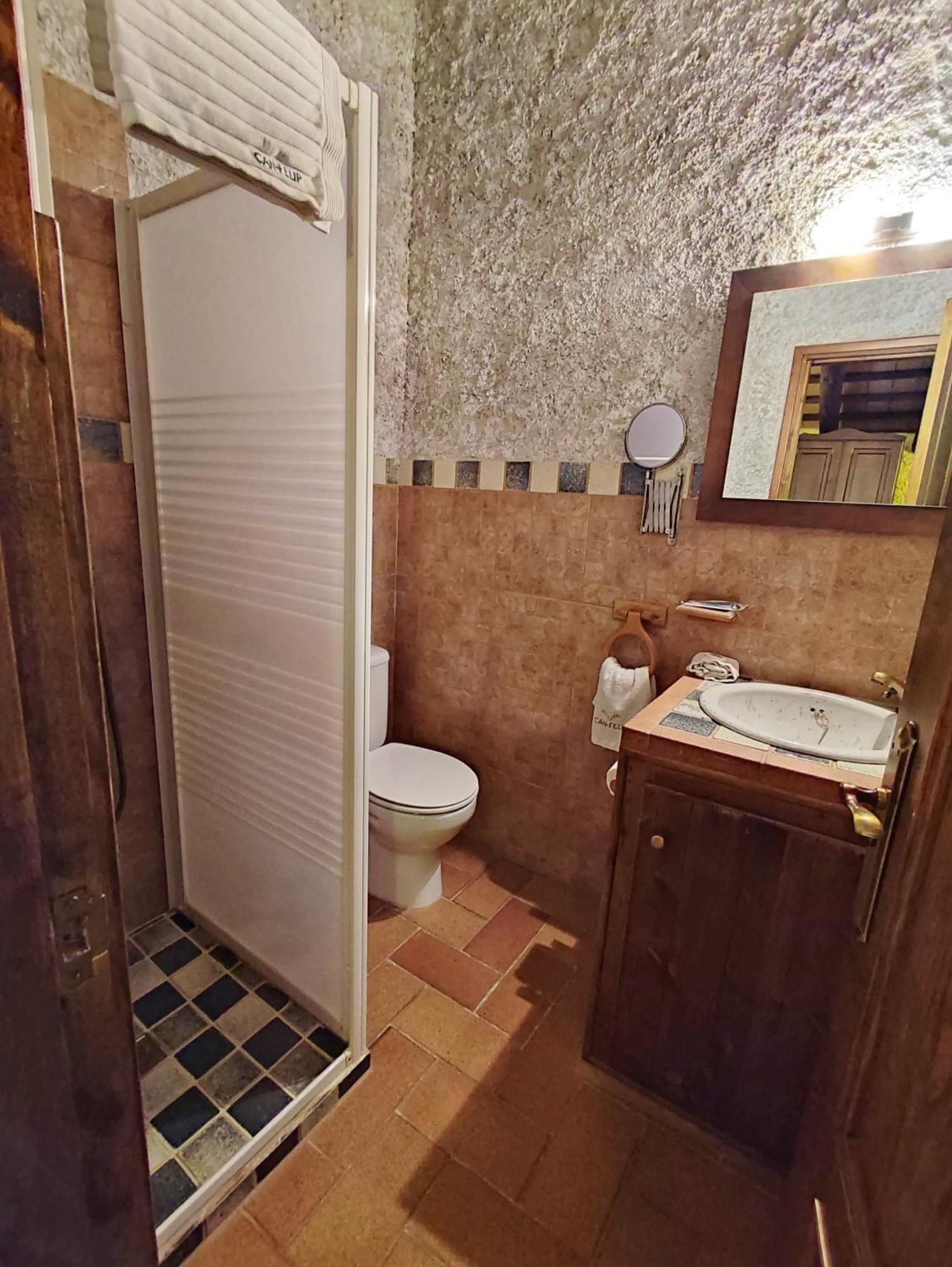 Masia Can Felip B&B Llinars del Valles ภายนอก รูปภาพ