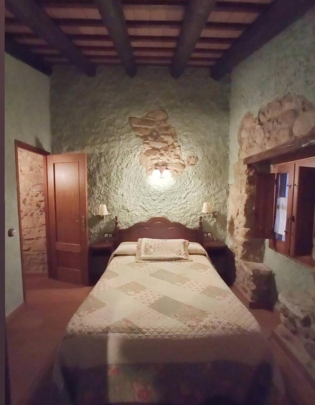 Masia Can Felip B&B Llinars del Valles ภายนอก รูปภาพ