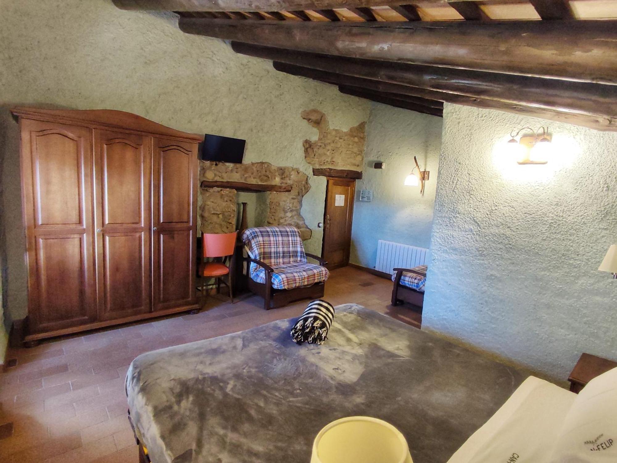 Masia Can Felip B&B Llinars del Valles ภายนอก รูปภาพ